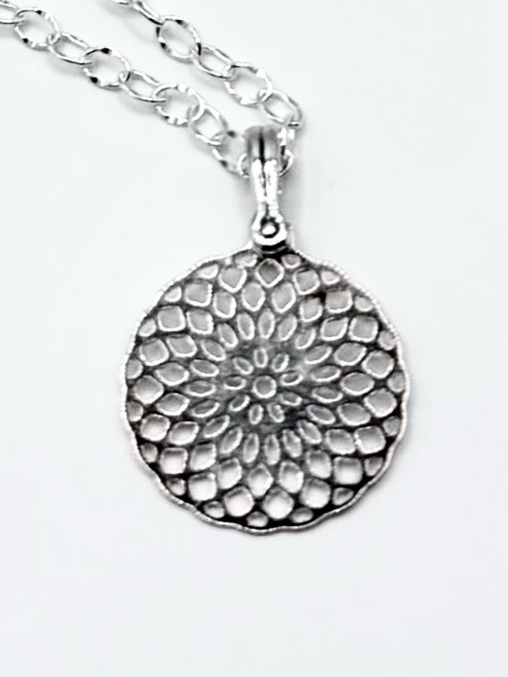 Enduring .925 Sterling Silver Medallion Pendant Mood Boosting 16” Necklace